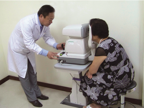 有了這幅老花鏡，夏天不用戴太陽(yáng)鏡