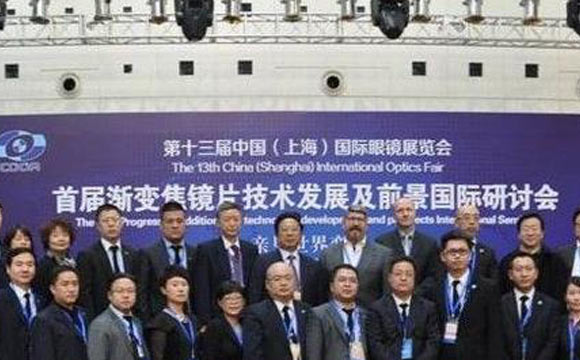 怎么選老花鏡 怎么選老花鏡