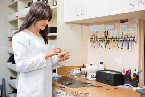 美麗島多焦鏡什么要定期到店保養(yǎng)？